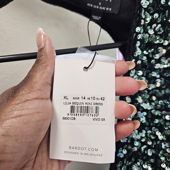 Brand New Cocktail Sequins Dress in beautiful crafted light emerald green shade - Picture 6 of 11